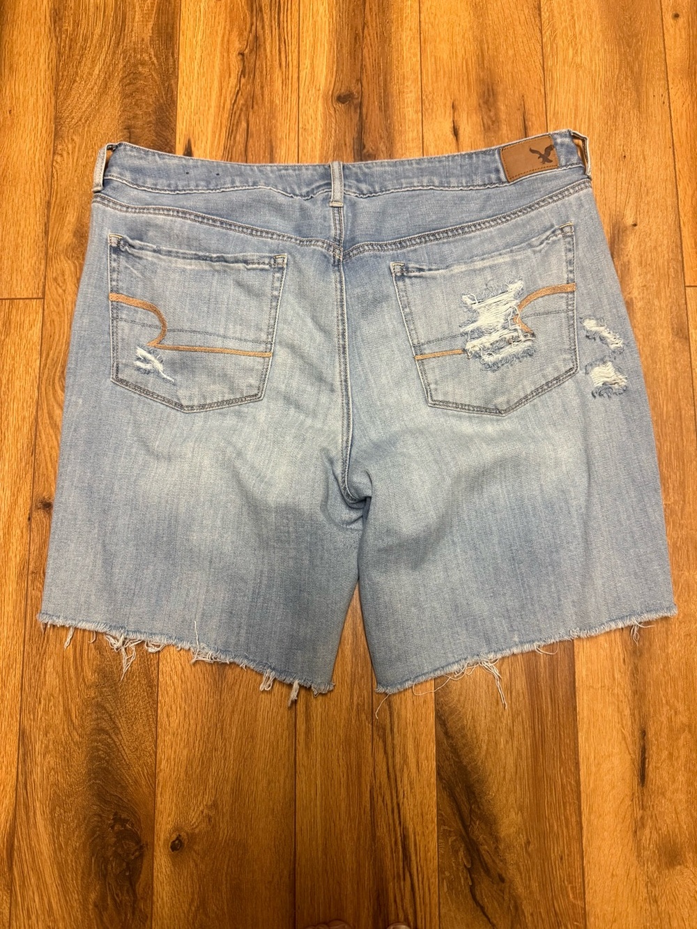 American Eagle Outfitters Light Wash Distressed slouchy Bermuda jean shorts - Picture 2 of 4